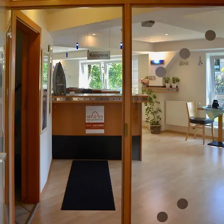 ベッド・アンド・ブレックファスト Zur Linde 3*